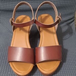 Cushionaire Elegant Tan Women's Block Heels
